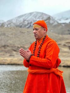 Niranjan Peethadheeshwar
Shree Shree 1008 Acharya Mahamandaleshwar
Swami Kailashanand Giri Ji Maharaj